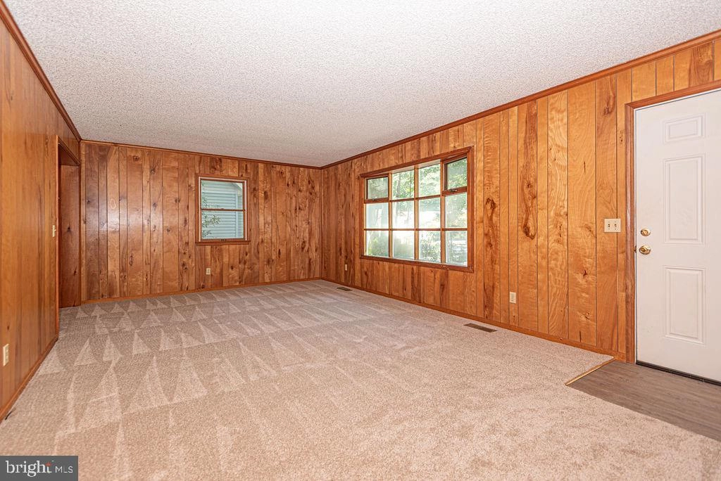 Living - 18 Brandywine Dr, Ocean Pines, MD 21811 photo 1 of 4