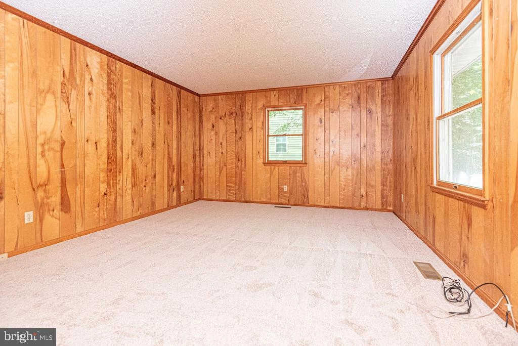 Living - 18 Brandywine Dr, Ocean Pines, MD 21811 photo 4 of 4