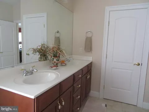 Bath - 11306 Pennington Place Pl, Berlin, MD 21811 photo 3 of 4