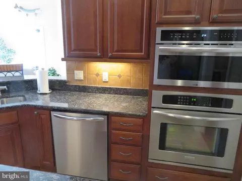 Kitchen - 11306 Pennington Place Pl, Berlin, MD 21811 photo 3 of 8