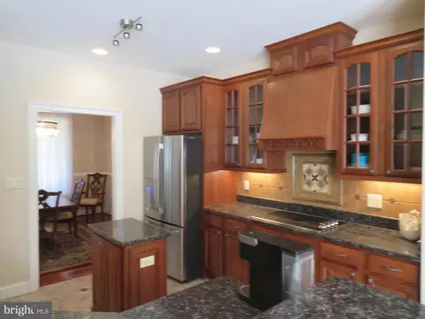 Kitchen - 11306 Pennington Place Pl, Berlin, MD 21811 photo 2 of 8