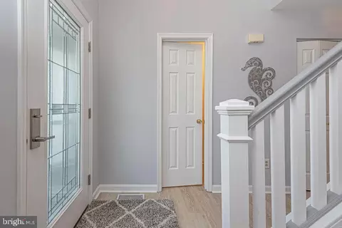 Entry Way - 17 Clipper Ct, Ocean Pines, MD 21811 photo 2 of 9
