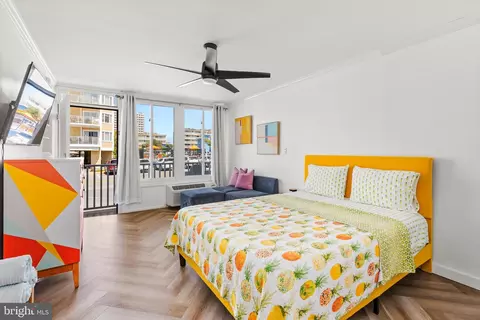 7 45th St #107, Ocean City, MD 21842