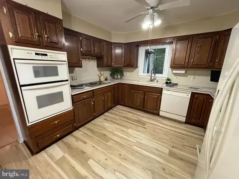 Kitchen - 4 Moonraker Rd, Ocean Pines, MD 21811 photo 4 of 5