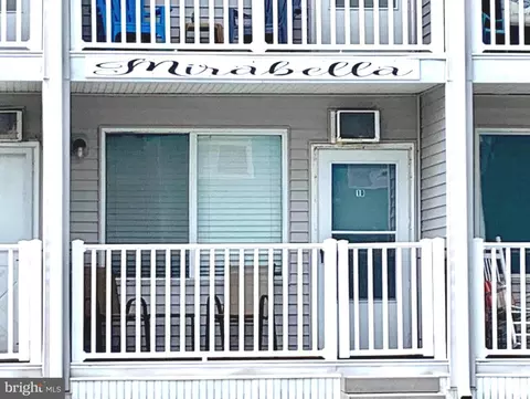 12 122nd St #1D, Ocean City, MD 21842
