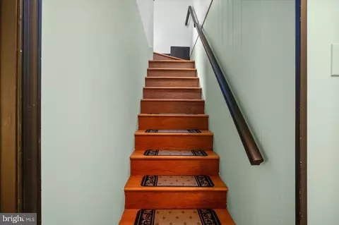 Entry Way - 33 Newport, Berlin, MD 21811 photo 4 of 8