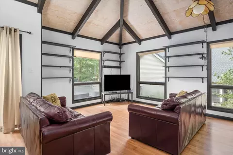 Living - 33 Newport, Berlin, MD 21811 photo 5 of 6