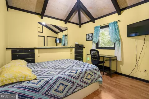 Bedroom - 33 Newport, Berlin, MD 21811 photo 4 of 8