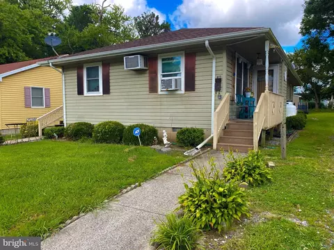 617 Cedar St, Pocomoke City, MD 21851