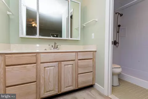 Bath - 108 Quillen Dr, Berlin, MD 21811 photo 1 of 3