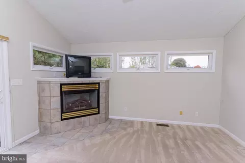 Living - 108 Quillen Dr, Berlin, MD 21811 photo 14 of 26