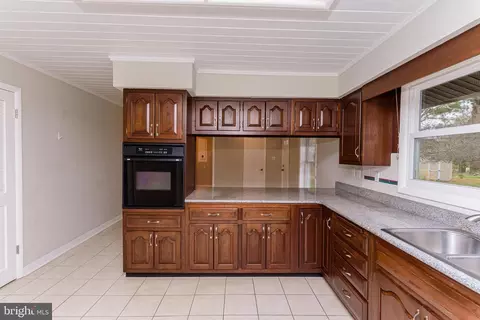 Kitchen - 108 Quillen Dr, Berlin, MD 21811 photo 4 of 6