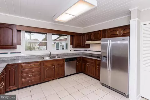 Kitchen - 108 Quillen Dr, Berlin, MD 21811 photo 3 of 6