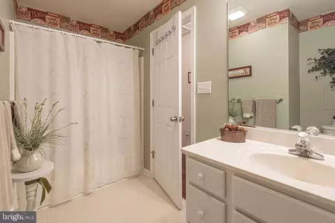 Bath - 13 Starboard Ct, Ocean Pines, MD 21811 photo 3 of 8