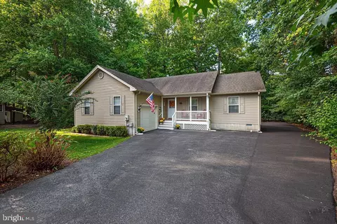 13 Starboard Ct, Ocean Pines, MD 21811
