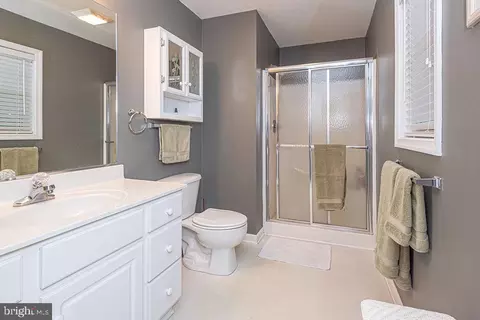 Bath - 13 Starboard Ct, Ocean Pines, MD 21811 photo 5 of 8