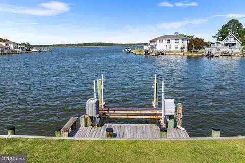 13 Waters Edge Ct, Ocean Pines, MD 21811