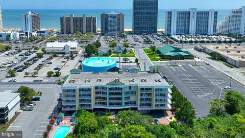111 100th St #202, Ocean City, MD 21842