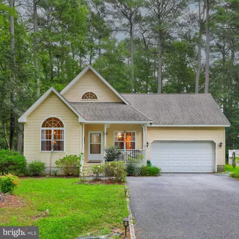 3 Trinity Pl, Ocean Pines, MD 21811