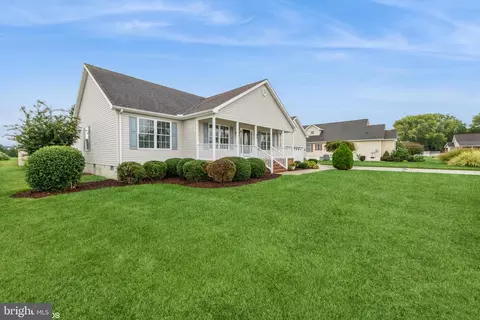 102 Davis Ct, Berlin, MD 21811 photo 3