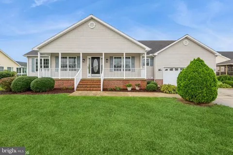 102 Davis Ct, Berlin, MD 21811