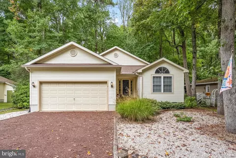 12 Garrett Dr, Ocean Pines, MD 21811
