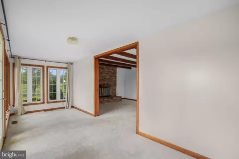 Living - 9449 Carey Rd, Berlin, MD 21811 photo 1 of 14