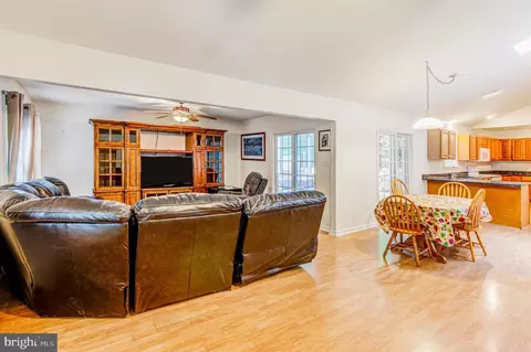 48 Robin Hood Trl, Ocean Pines, MD 21811 photo 4