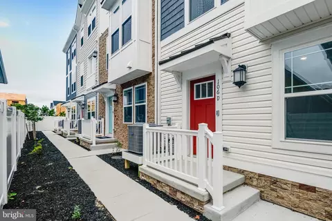 106 142nd St # -D, Ocean City, MD 21842