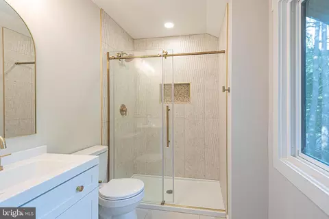 Bath - 116 Seafarer Ln, Ocean Pines, MD 21811 photo 6 of 16