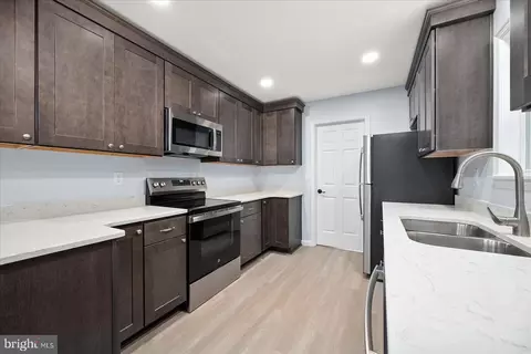 Kitchen - 172 Seafarer Ln, Ocean Pines, MD 21811 photo 2 of 3