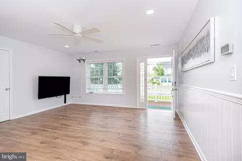 Living - 332 Williams St, Berlin, MD 21811 photo 1 of 7