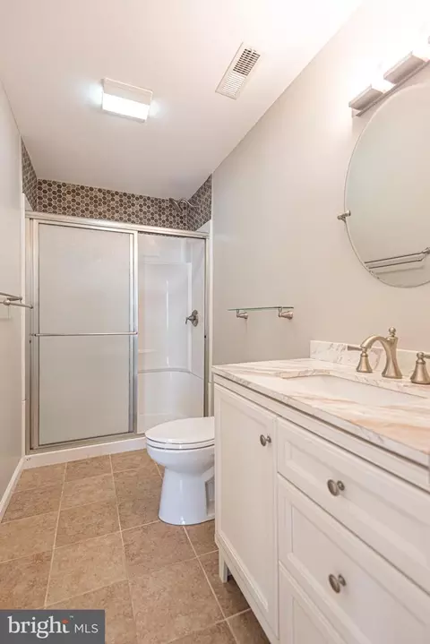 Bath - 332 Williams St, Berlin, MD 21811 photo 4 of 8