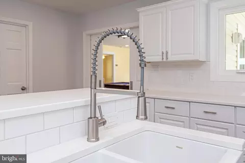 Kitchen - 332 Williams St, Berlin, MD 21811 photo 9 of 11