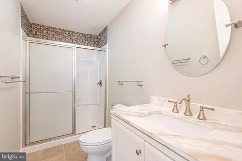 Bath - 332 Williams St, Berlin, MD 21811 photo 3 of 8