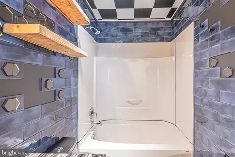 Bath - 332 Williams St, Berlin, MD 21811 photo 7 of 8