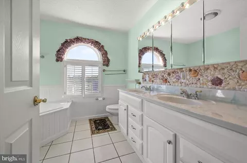 Bath - 19 Harborview Dr, Ocean Pines, MD 21811 photo 2 of 3
