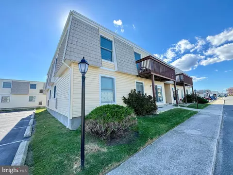 415 Lark Ln #201, Ocean City, MD 21842