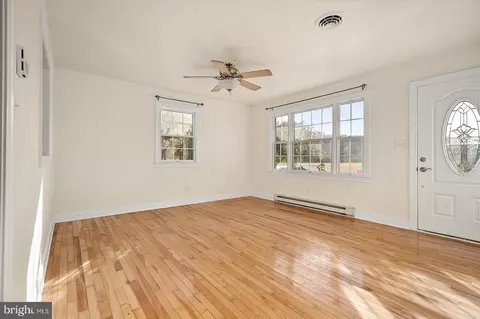 Living - 6252 Basket Switch Rd, Newark, MD 21841 photo 4 of 4