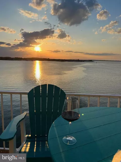 427 14th St #406M, Ocean City, MD 21842