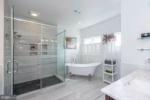 Bath - 11727 Winding Creek Dr, Berlin, MD 21811 photo 2 of 14