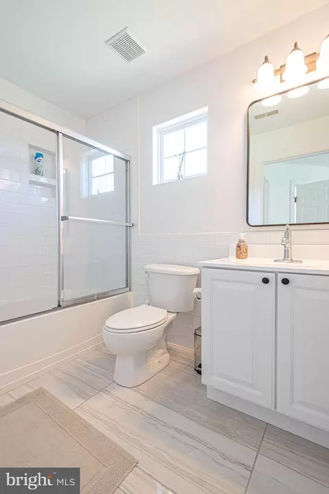 Bath - 11727 Winding Creek Dr, Berlin, MD 21811 photo 11 of 14