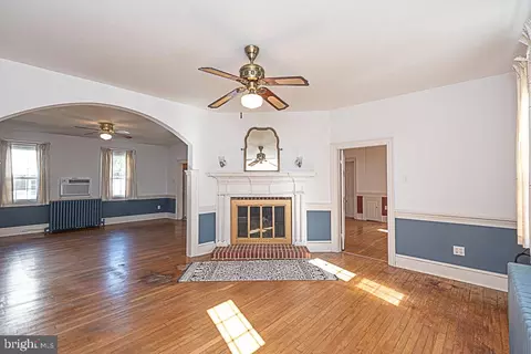 Living - 217 N Main St, Berlin, MD 21811 photo 3 of 7