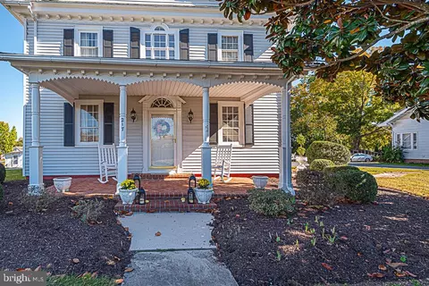 Exterior - 217 N Main St, Berlin, MD 21811 photo 1 of 15