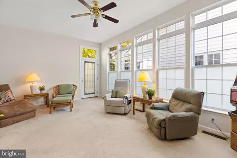 Living - 27 Chatham Ct, Berlin, MD 21811 photo 4 of 8