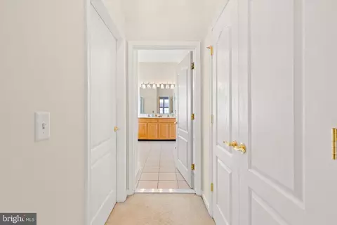 Entry Way - 27 Chatham Ct, Berlin, MD 21811 photo 5 of 9