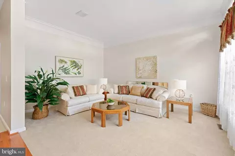 Living - 27 Chatham Ct, Berlin, MD 21811 photo 1 of 8