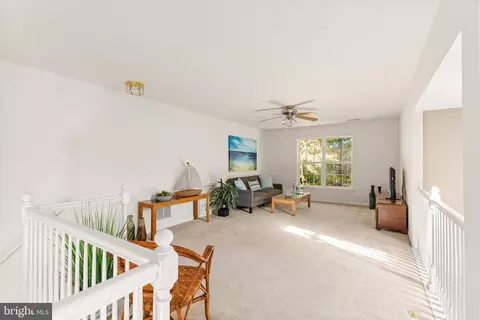 Living - 27 Chatham Ct, Berlin, MD 21811 photo 3 of 8