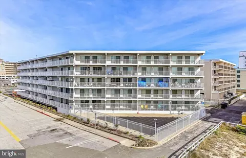 2 80th St #303, Ocean City, MD 21842
