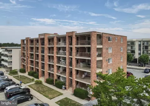 6 141st St #106, Ocean City, MD 21842